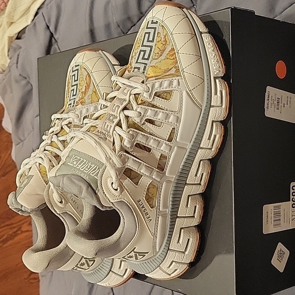 BRAND NEW Versace Trigreca Sneakers WOMEN 39 9 WITH BOX - Picture 10 of 14